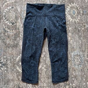 Lululemon Crop Leggings • size 6 • blue & black